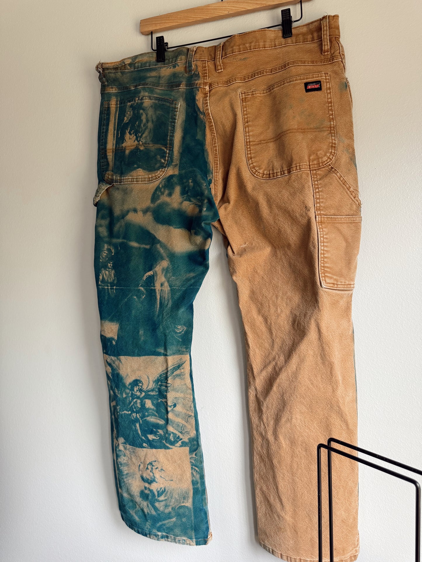 greco-roman art distressed dickies (38x32)