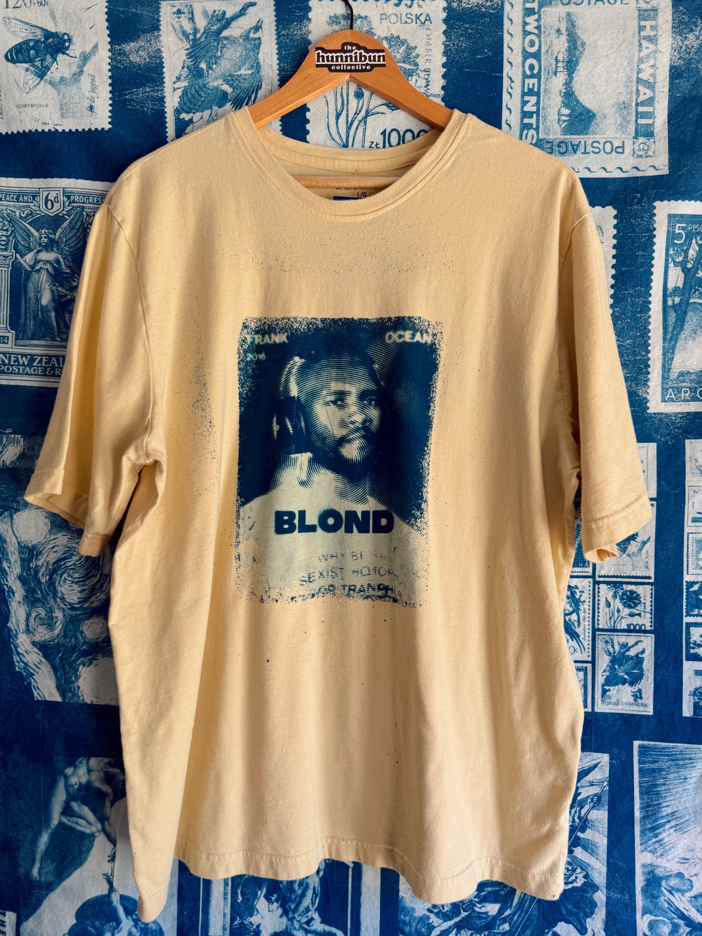 blond tee - large