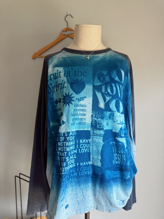 God loves you raglan (x large)