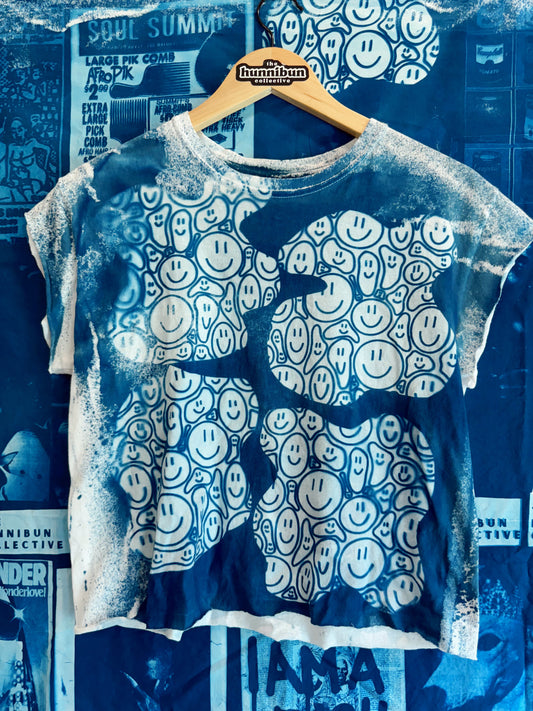 cropped smiley tee - medium